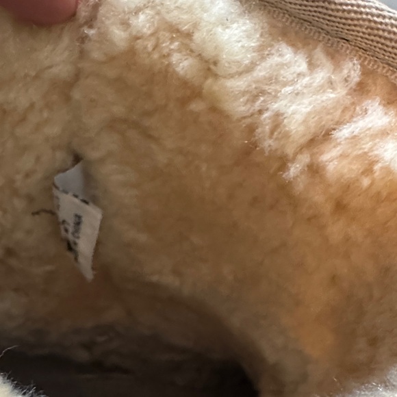 UGG Classic Tan Boots with Shearling - Picture 10 of 12
